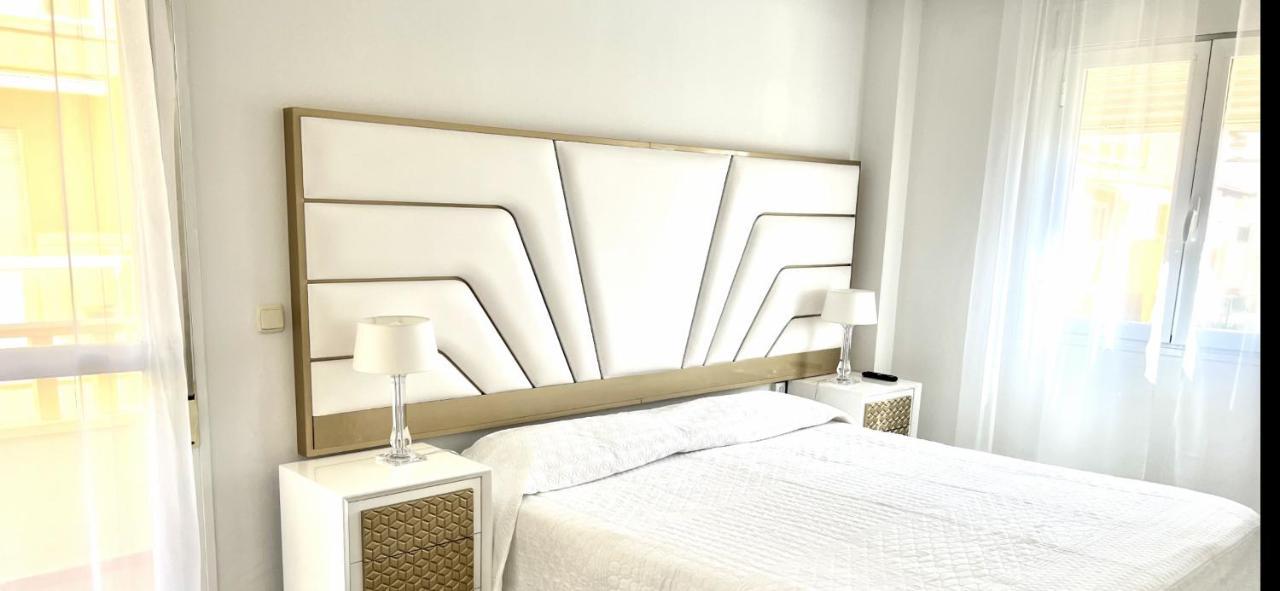 Beachfront Apartment In La Cala De Mijas Εξωτερικό φωτογραφία