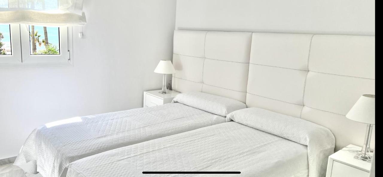 Beachfront Apartment In La Cala De Mijas Εξωτερικό φωτογραφία